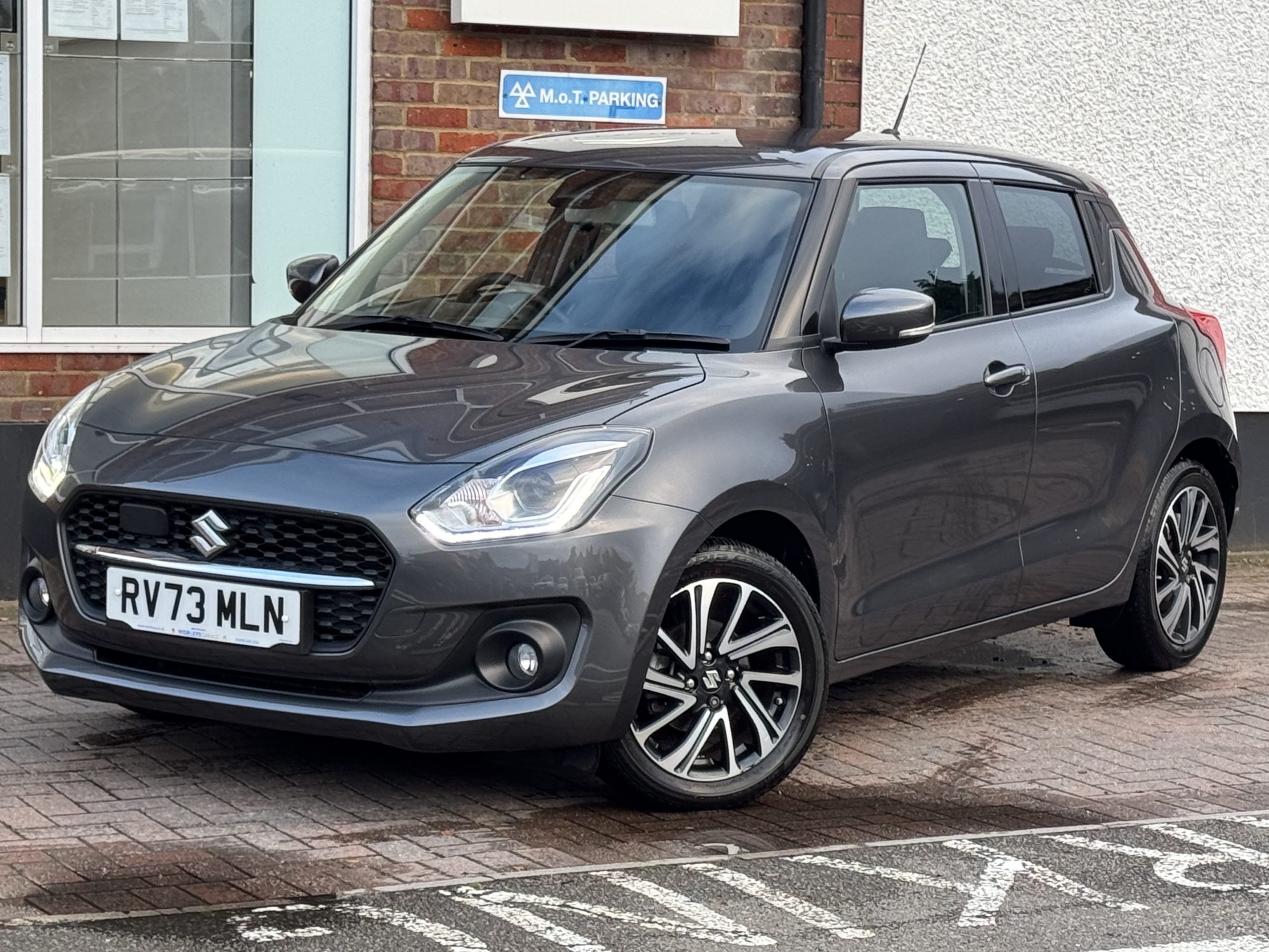 Private: Suzuki Swift 1.2 SZ5 Dualjet Hybrid CVT Automatic – RV73 MLN – 12 Month Warranty