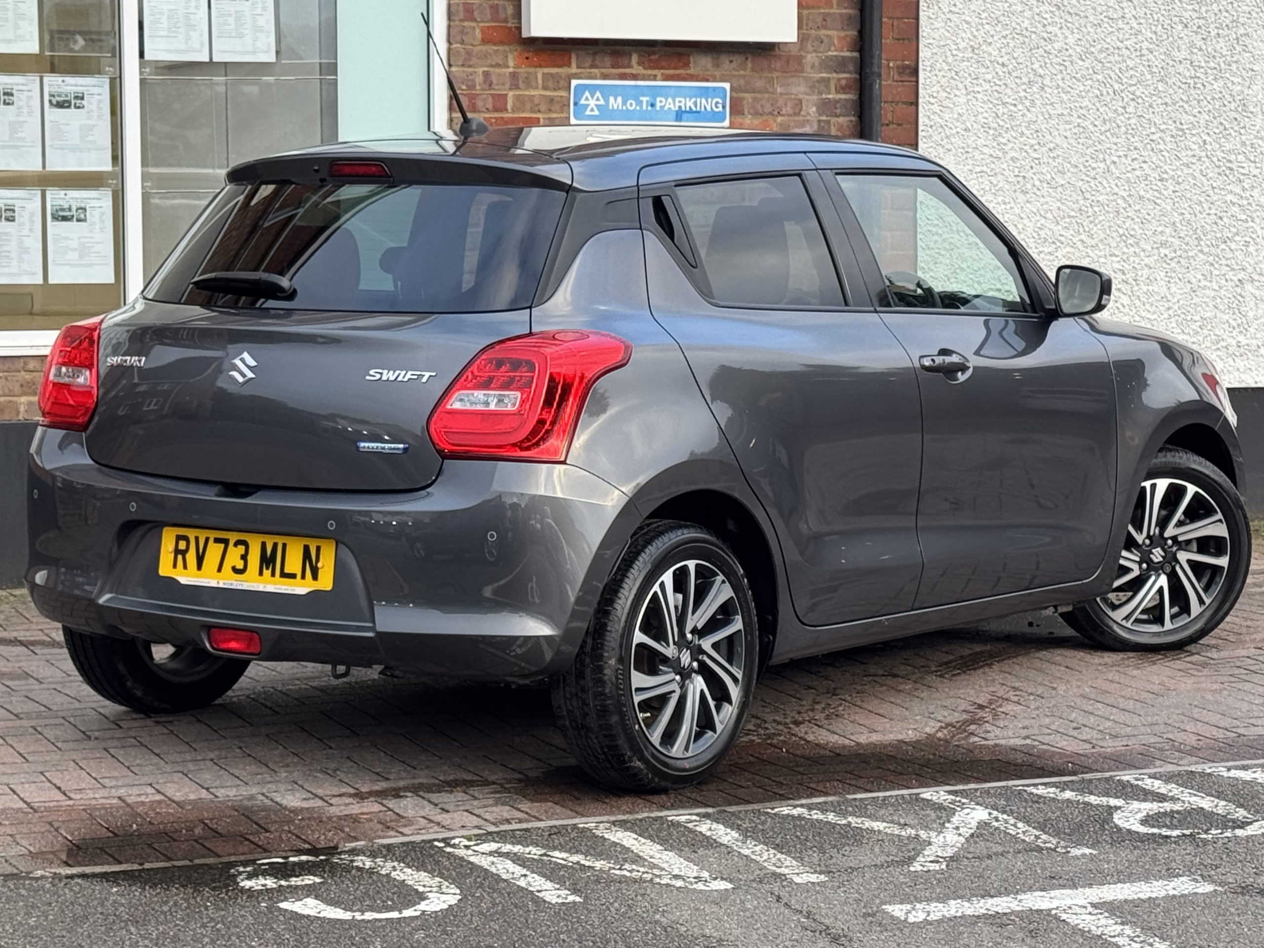 
								Private: Suzuki Swift 1.2 SZ5 Dualjet Hybrid CVT Automatic – RV73 MLN – 12 Month Warranty full									