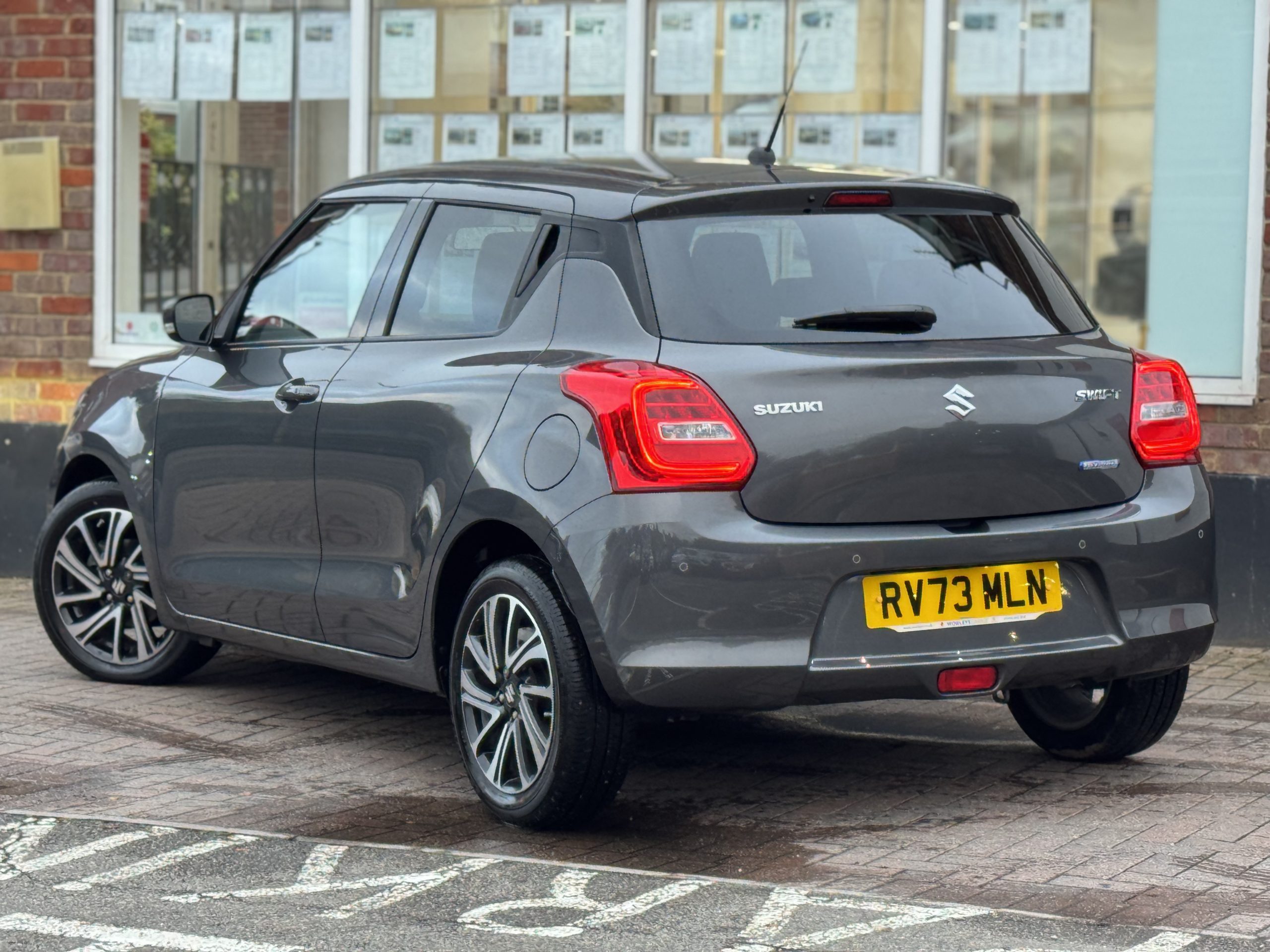 
								Private: Suzuki Swift 1.2 SZ5 Dualjet Hybrid CVT Automatic – RV73 MLN – 12 Month Warranty full									
